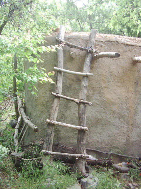 نردبان چوبي