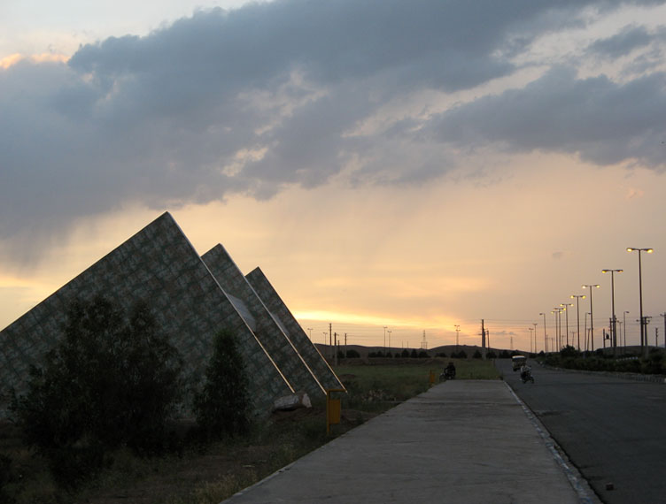 اهرام ثلاثه ساوه!!