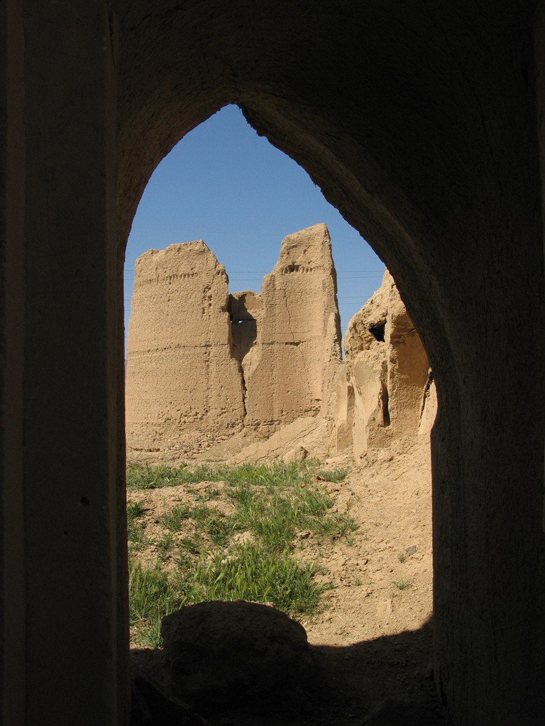 برج و باروی روستای شاهشون کندی - غرب ساوه