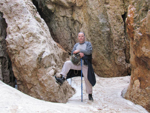 قارخانه محل ذخيره برف روستاي ورگبار